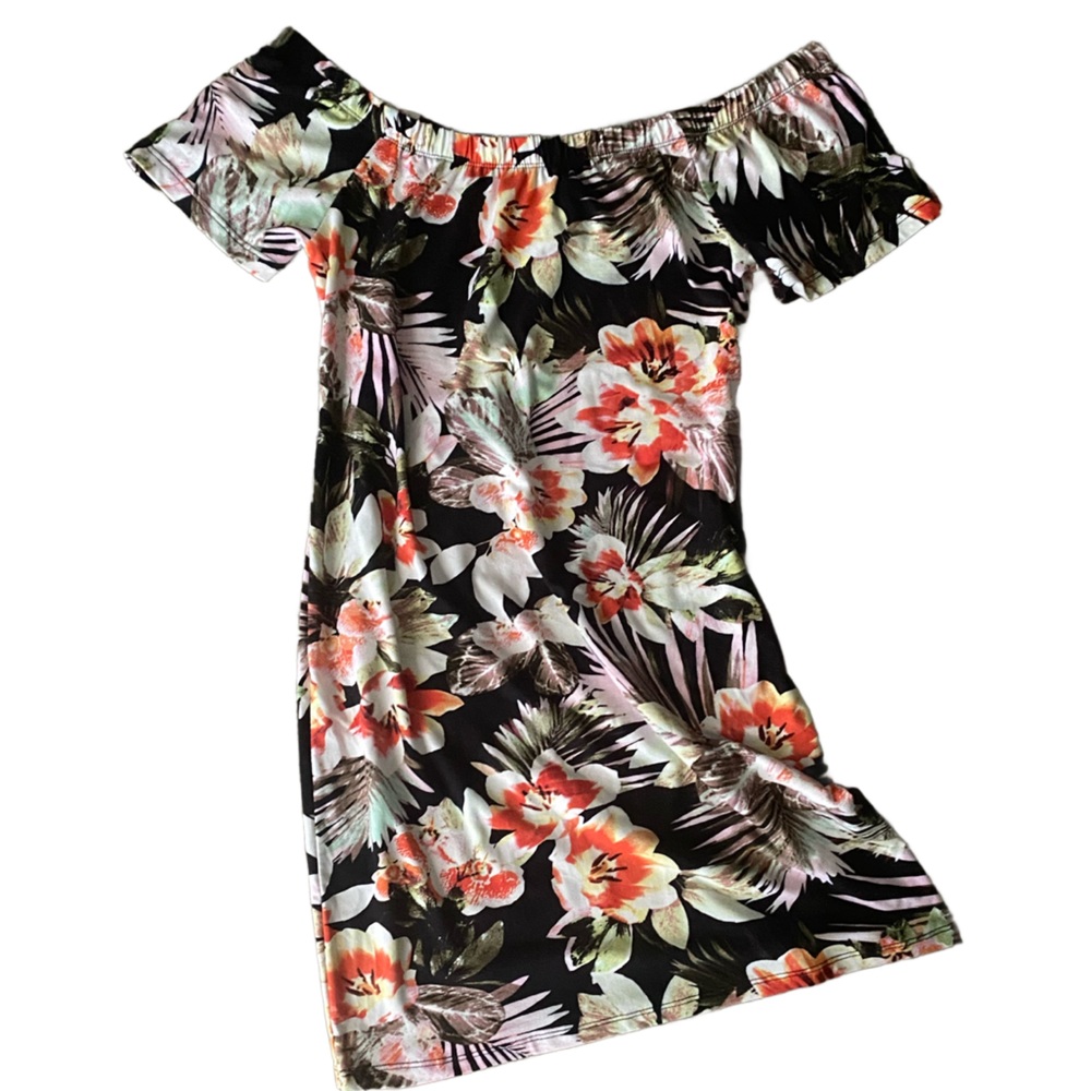 🌸Hot Kiss: Fun & Flirty Off-Shoulder Floral Mini Dress, NWOT, Size: (1X)🌸